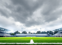 Bologna e Juventus in campo durante una sfida europea