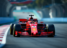 Hamilton e Leclerc durante i test privati Ferrari a Barcellona